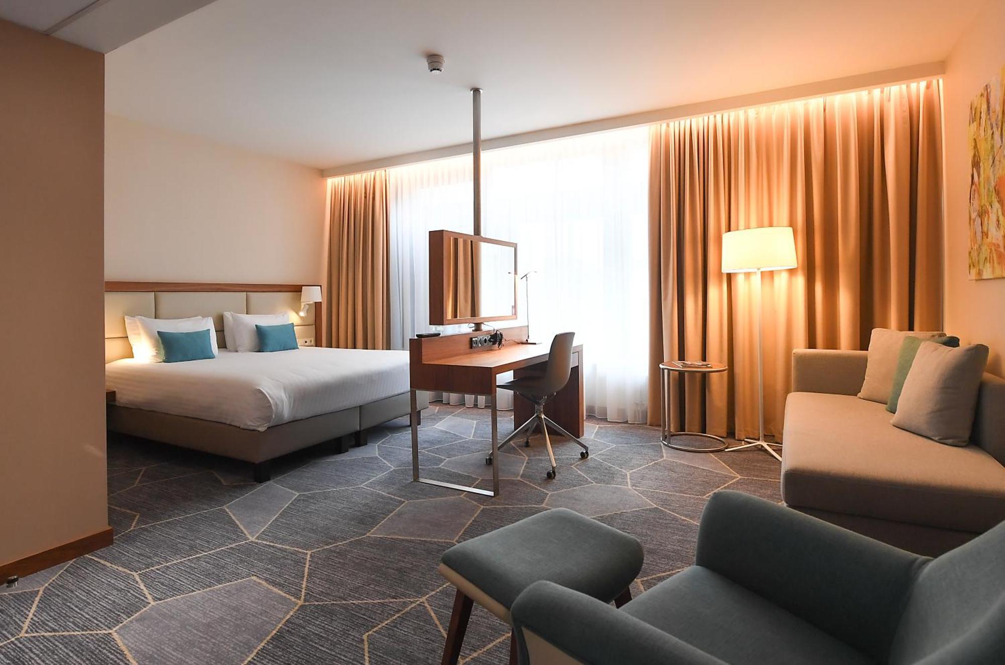 Crowne Plaza Maastricht By Ihg Hotel Bagian luar foto