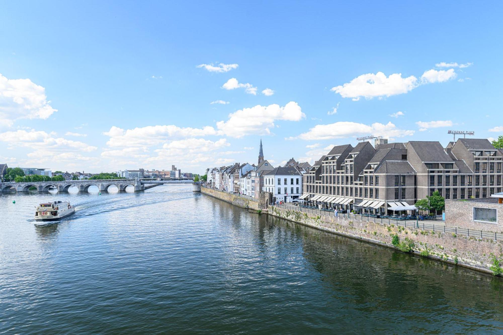 Crowne Plaza Maastricht By Ihg Hotel Bagian luar foto