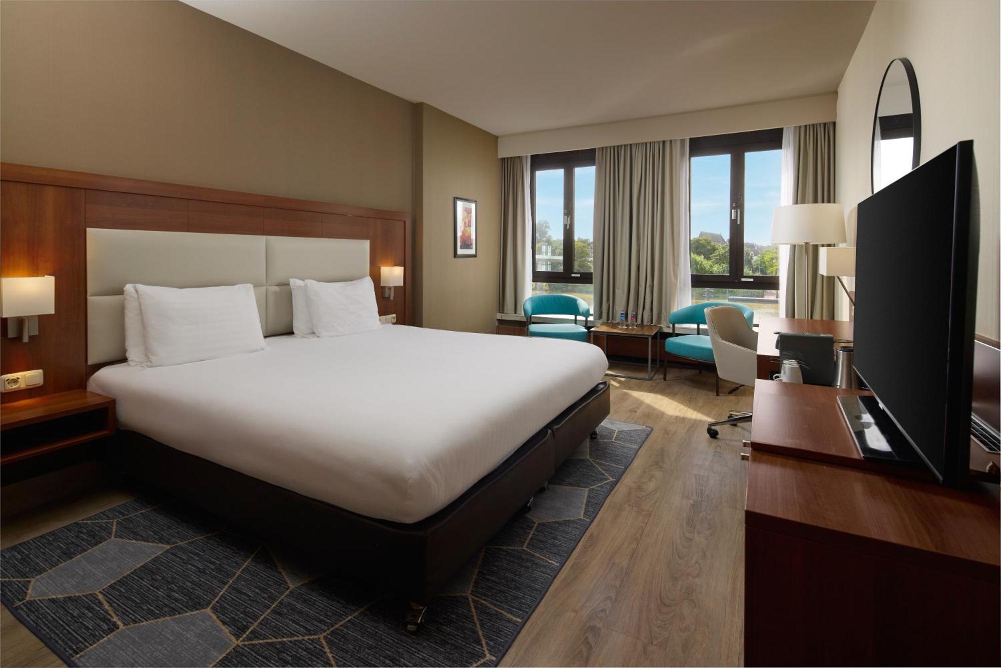 Crowne Plaza Maastricht By Ihg Hotel Bagian luar foto