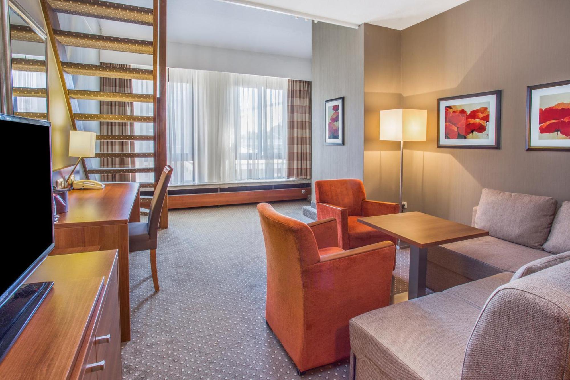 Crowne Plaza Maastricht By Ihg Hotel Bagian luar foto